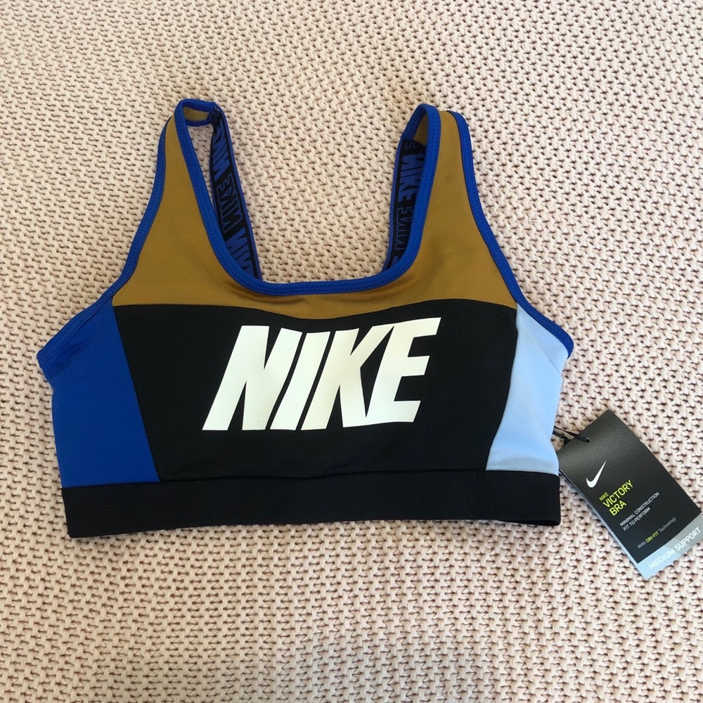 NWT new with tag Nike sports bra